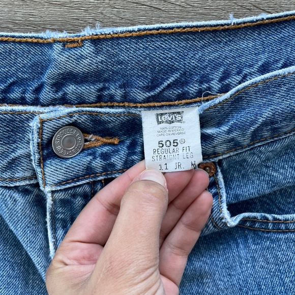 Vintage Levi's 505 high waist denim cutoff shorts - Picture 9 of 11